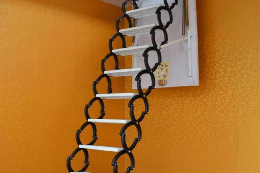 With the aid of this wooden loft ladder, you can access your attic room without the need of difficulties