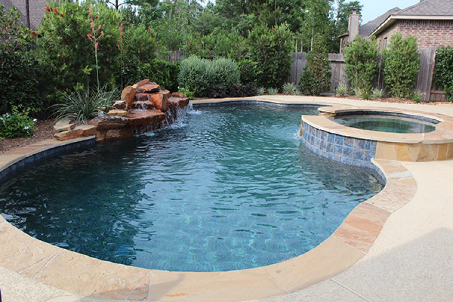 Let Professional Pool Designers Transform Your Outdoor Living Space into a Paradise in Florida