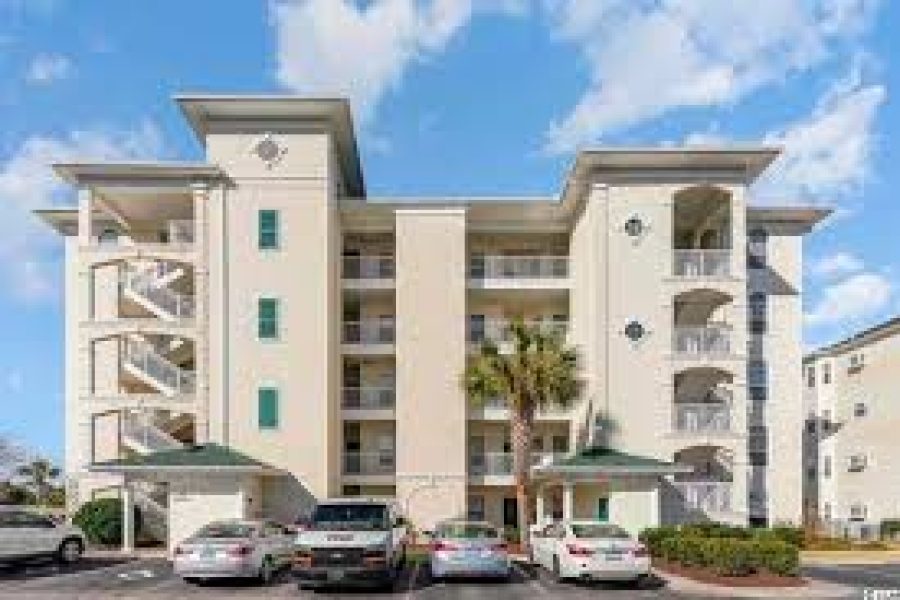 Tranquil Getaway – Dazzling and Roomy 2-Master bedroom Beachside Condo Overlooking the Shoreline